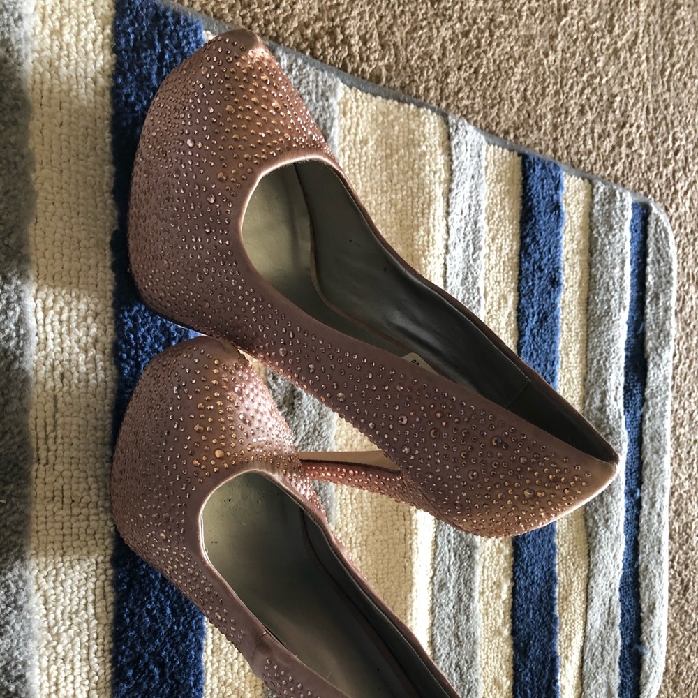 Pumps - Picture 3 of 3